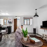 Casa Celeiro Holiday home Estombar